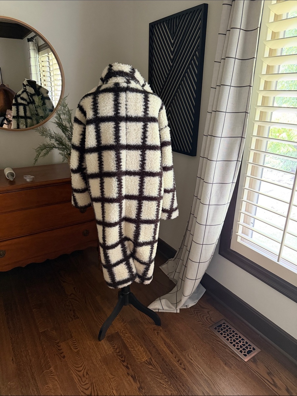 DAVI & DANI Cream and Black Plaid Teddy Coat medium - Picture 4 of 14